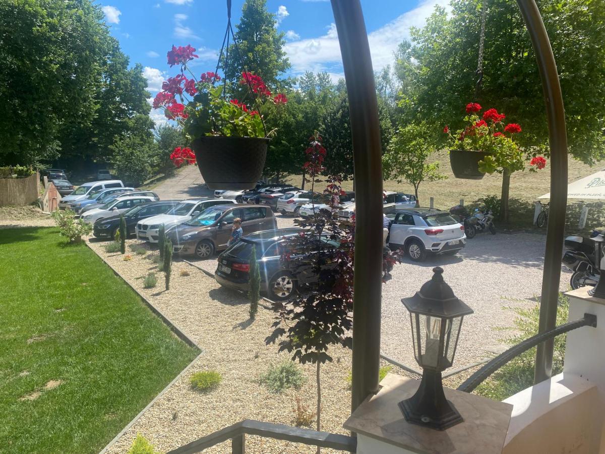 Tanyacsarda Panzio Bed & Breakfast Baja Luaran gambar